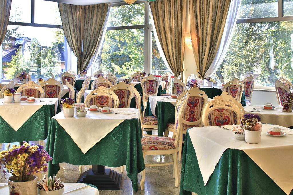 Hotel Internazionale Terme Abano Terme Exteriör bild
